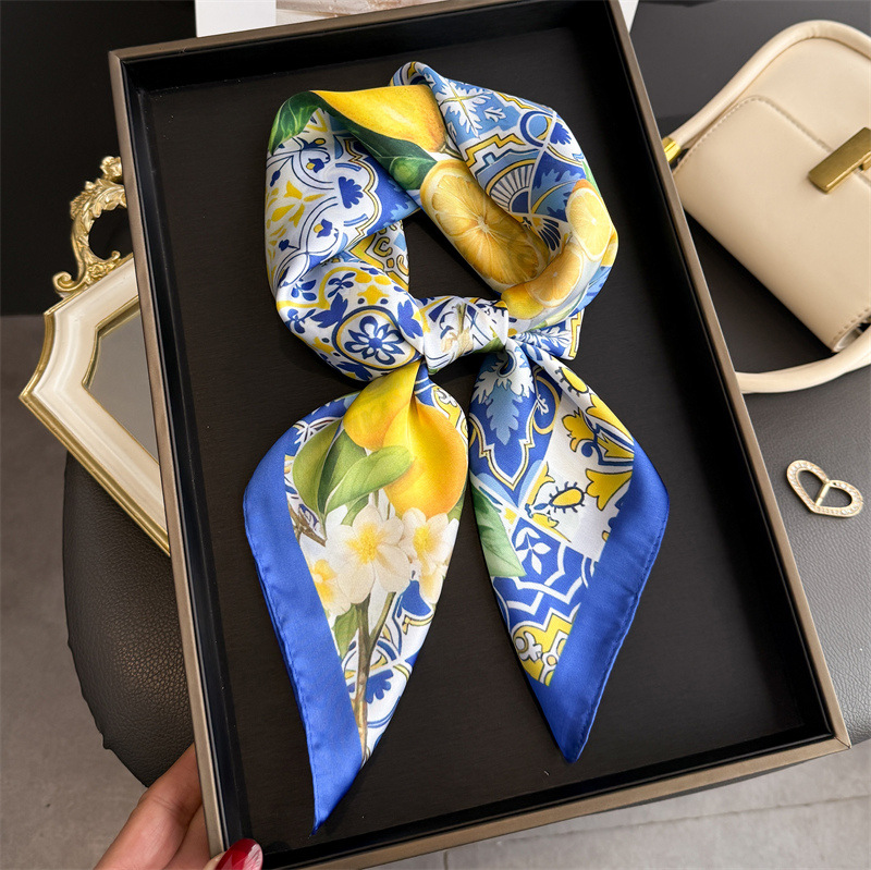 Foulards carrés en soie imprim - Ascot Neck Scarf avis et prix