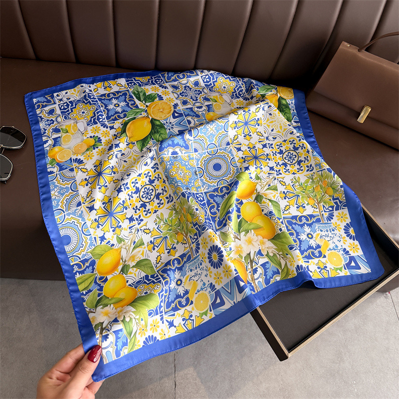 Foulards carrés en soie imprim - Ascot Neck Scarf avis et prix