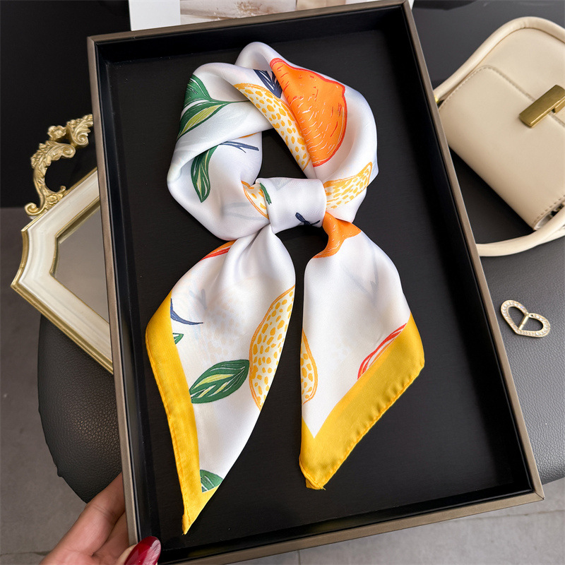 Foulards carrés en soie imprim - Ascot Neck Scarf avis et prix