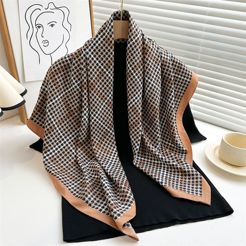Nouveau foulard carré en soie  - Silk Tie Striped avis et prix