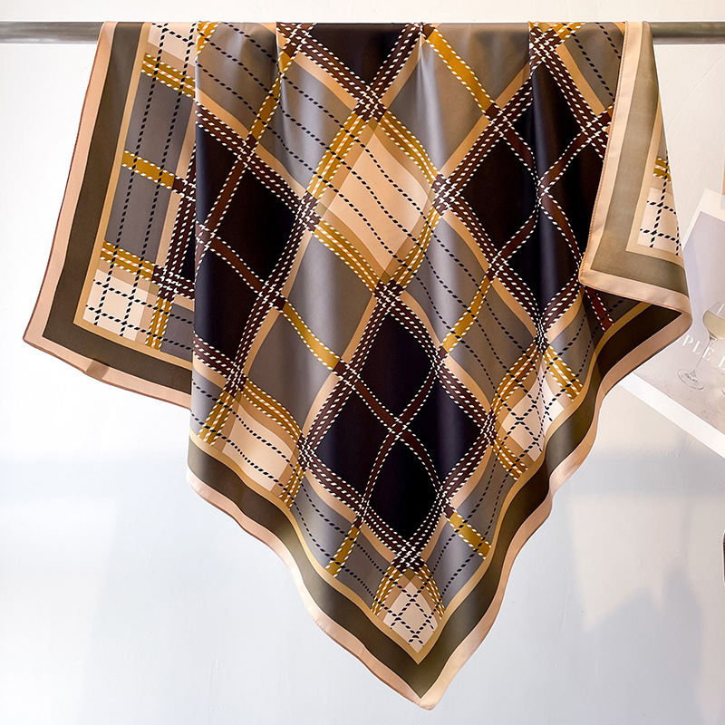Nouveau foulard carré en soie  - Silk Tie Striped avis et prix